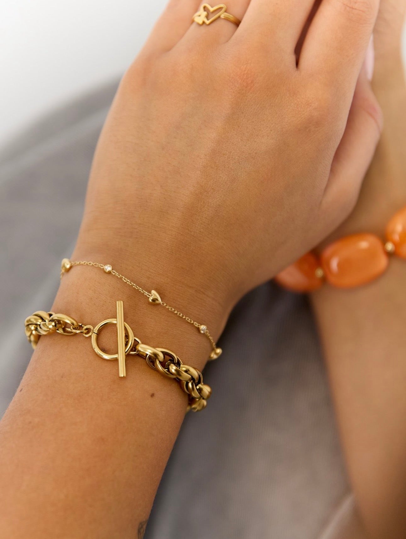 Armband met gevulde hartjes