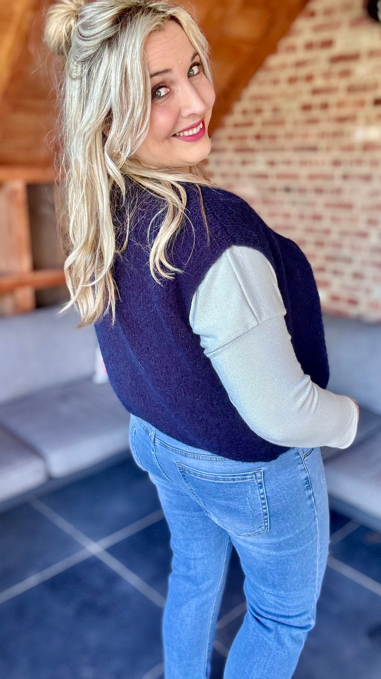 Emily knitwear gilet Navy