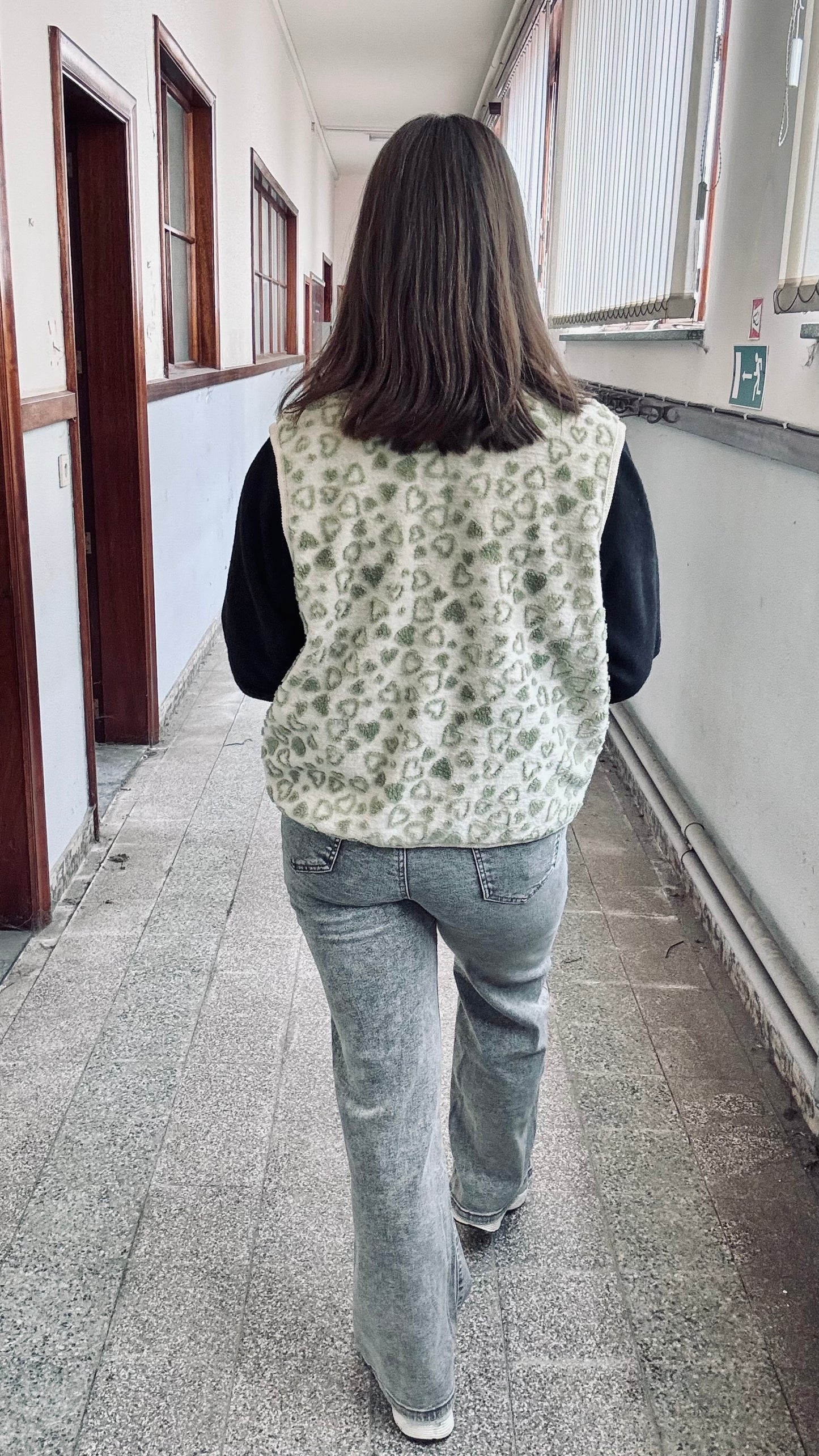 Cute heart gilet