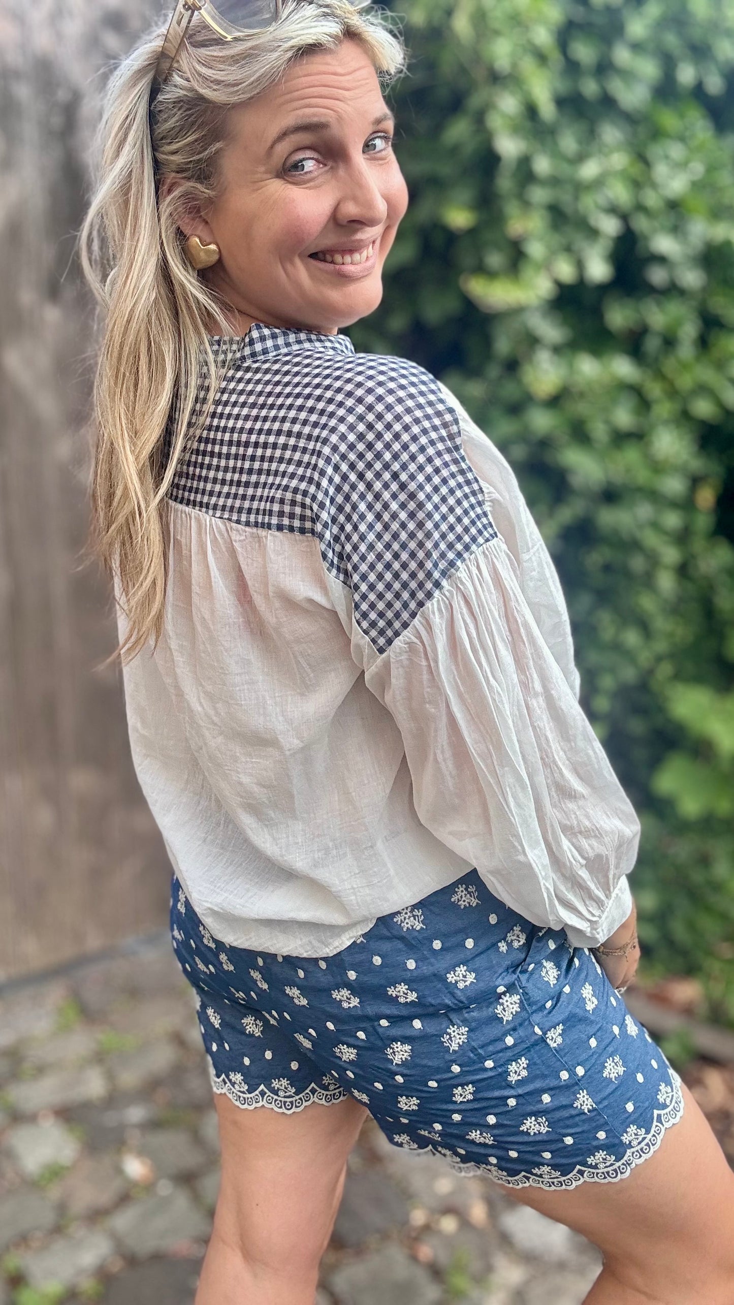 Blue shoulder breeze blouse