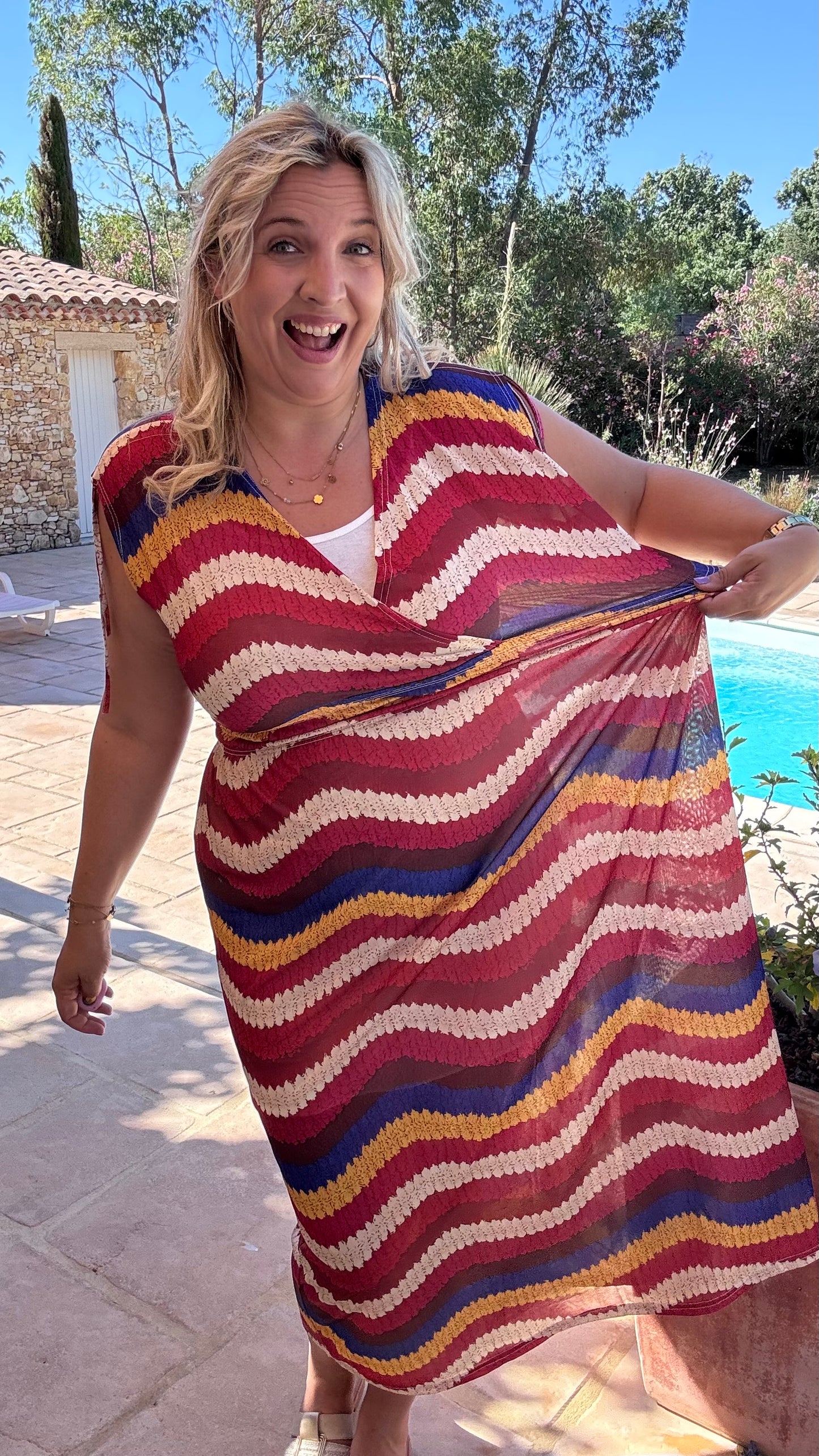 Every Woman Dress - Aztec glow (blauw/rood)