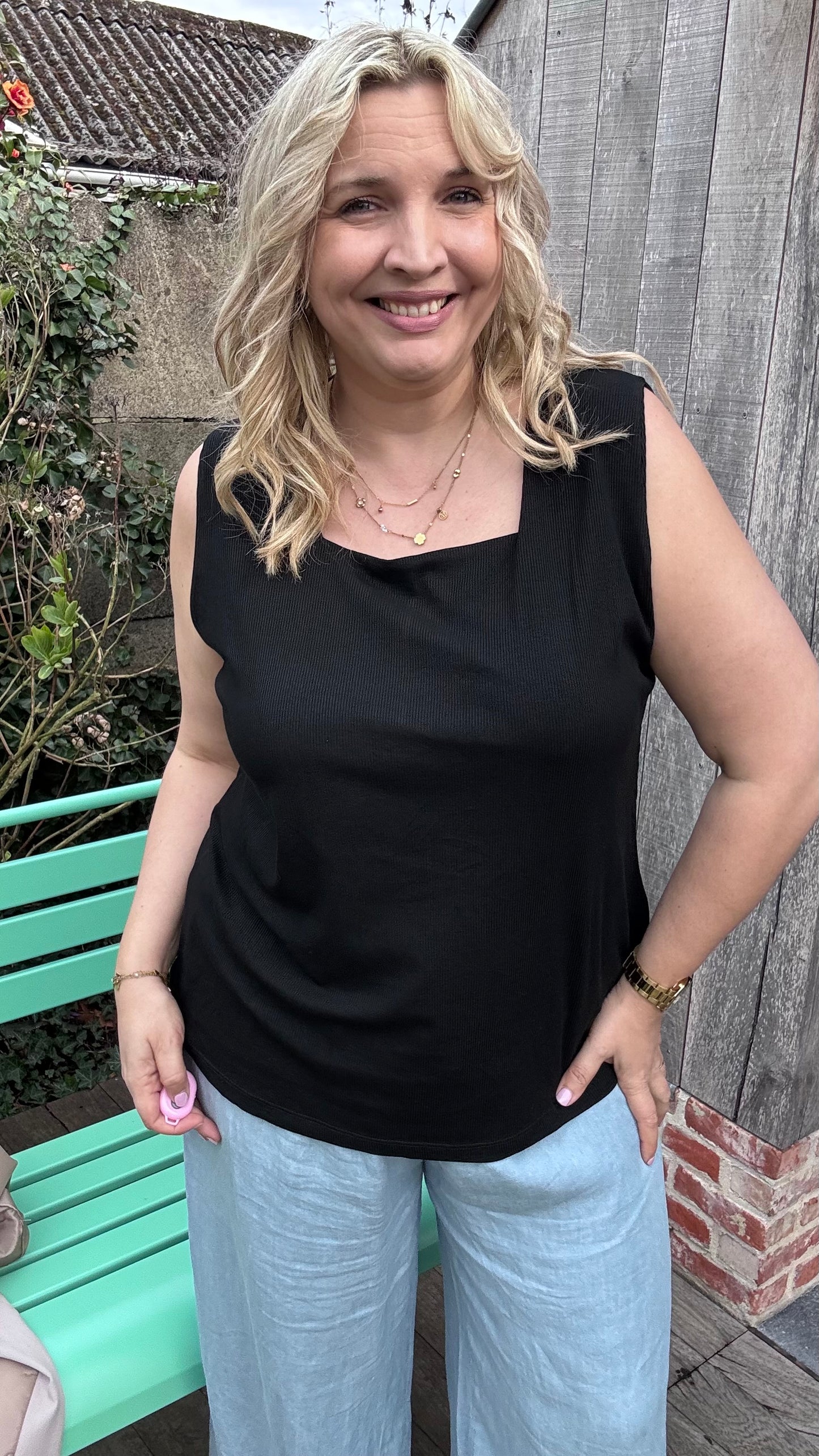 Kaith top Curve - Zwart
