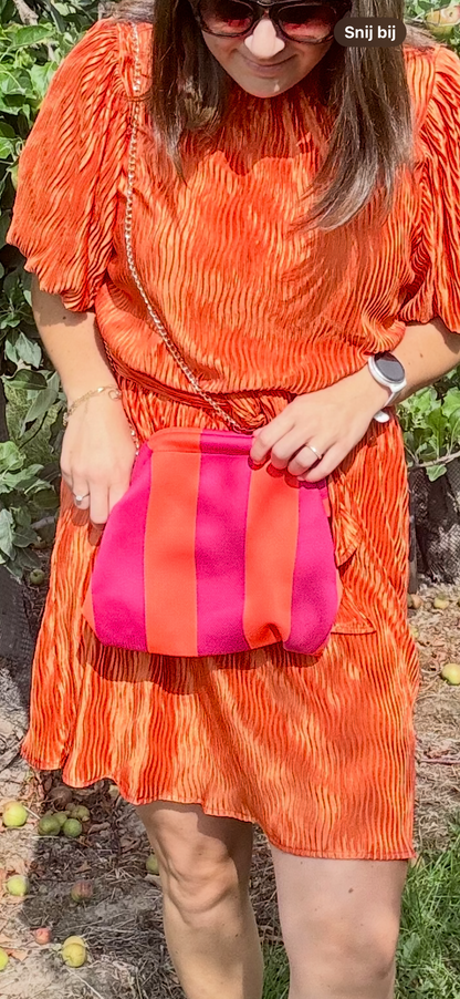 Gestreepte clutch oranje