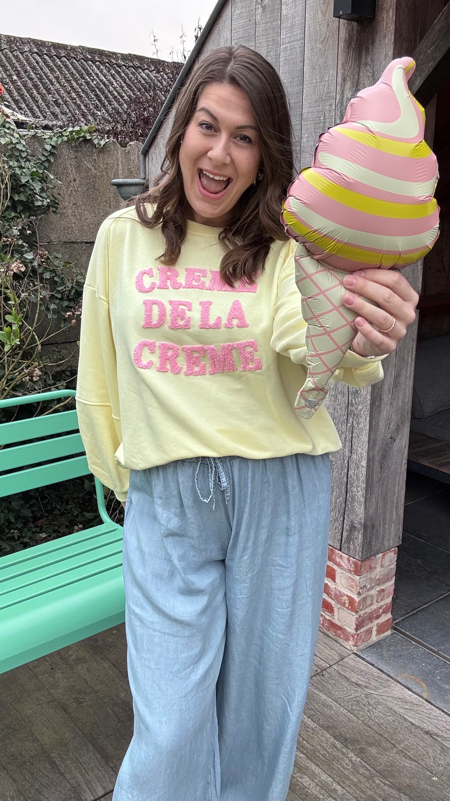 Sweater Crème de la crème - geel