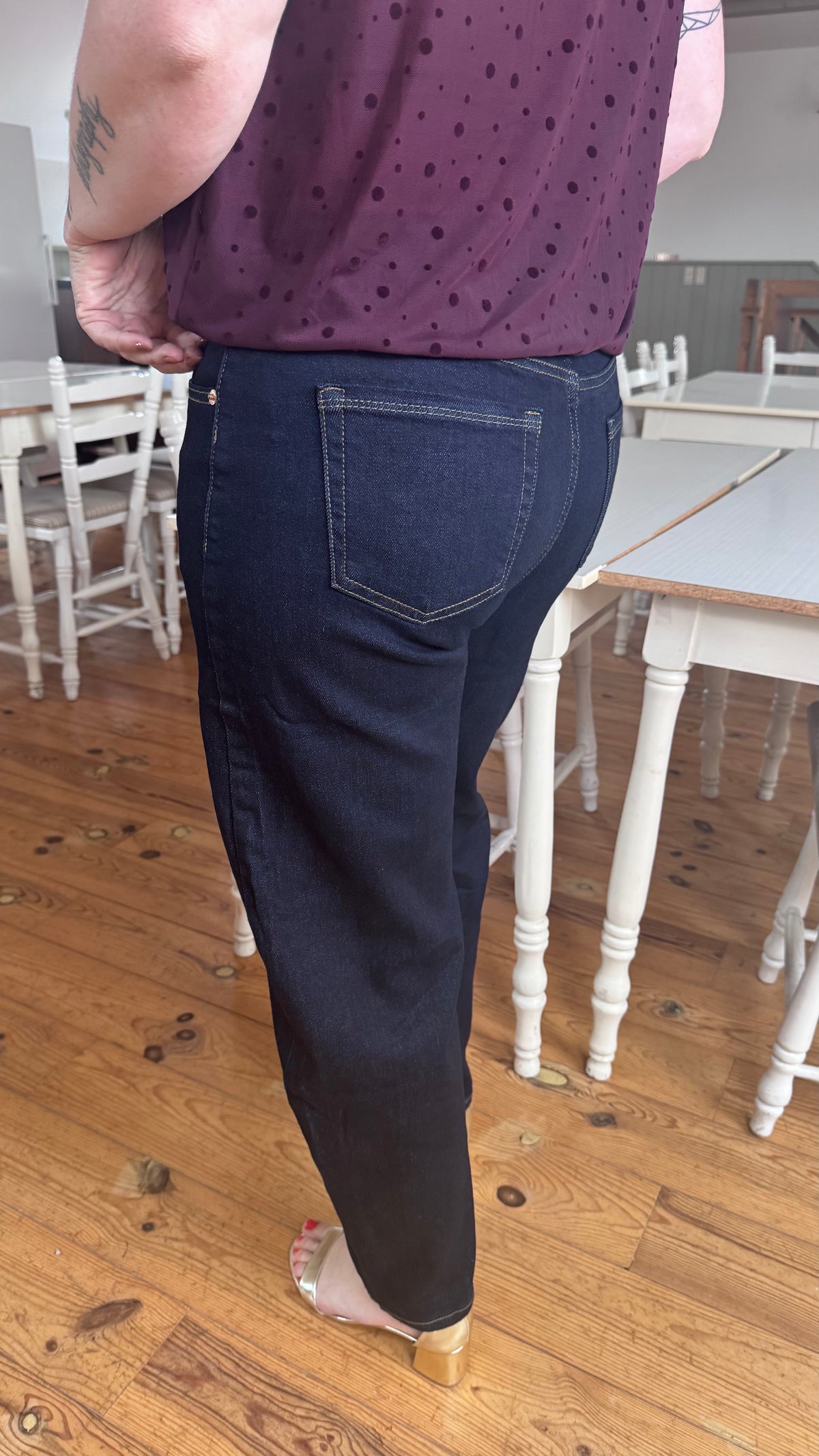 Dark blue barrel jeans
