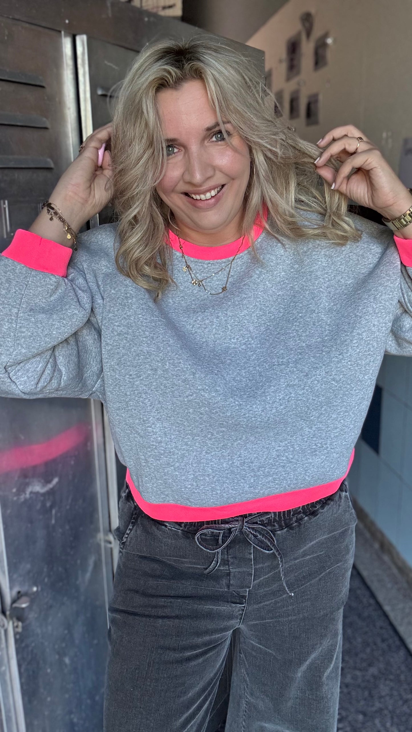 Leyla sweater - Grijs/neonpink
