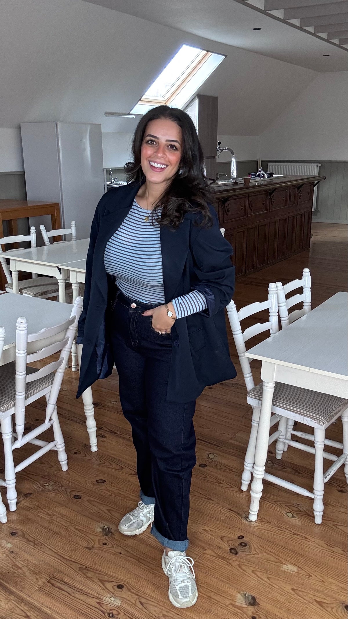 Dark blue barrel jeans