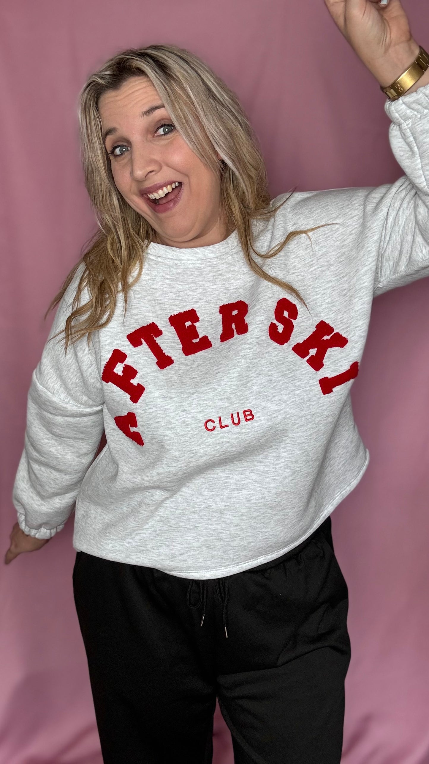 After ski sweater - rode letters