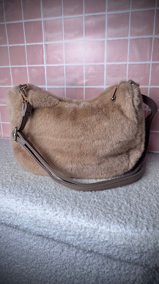 Cloudy cutie fur bag - Beige