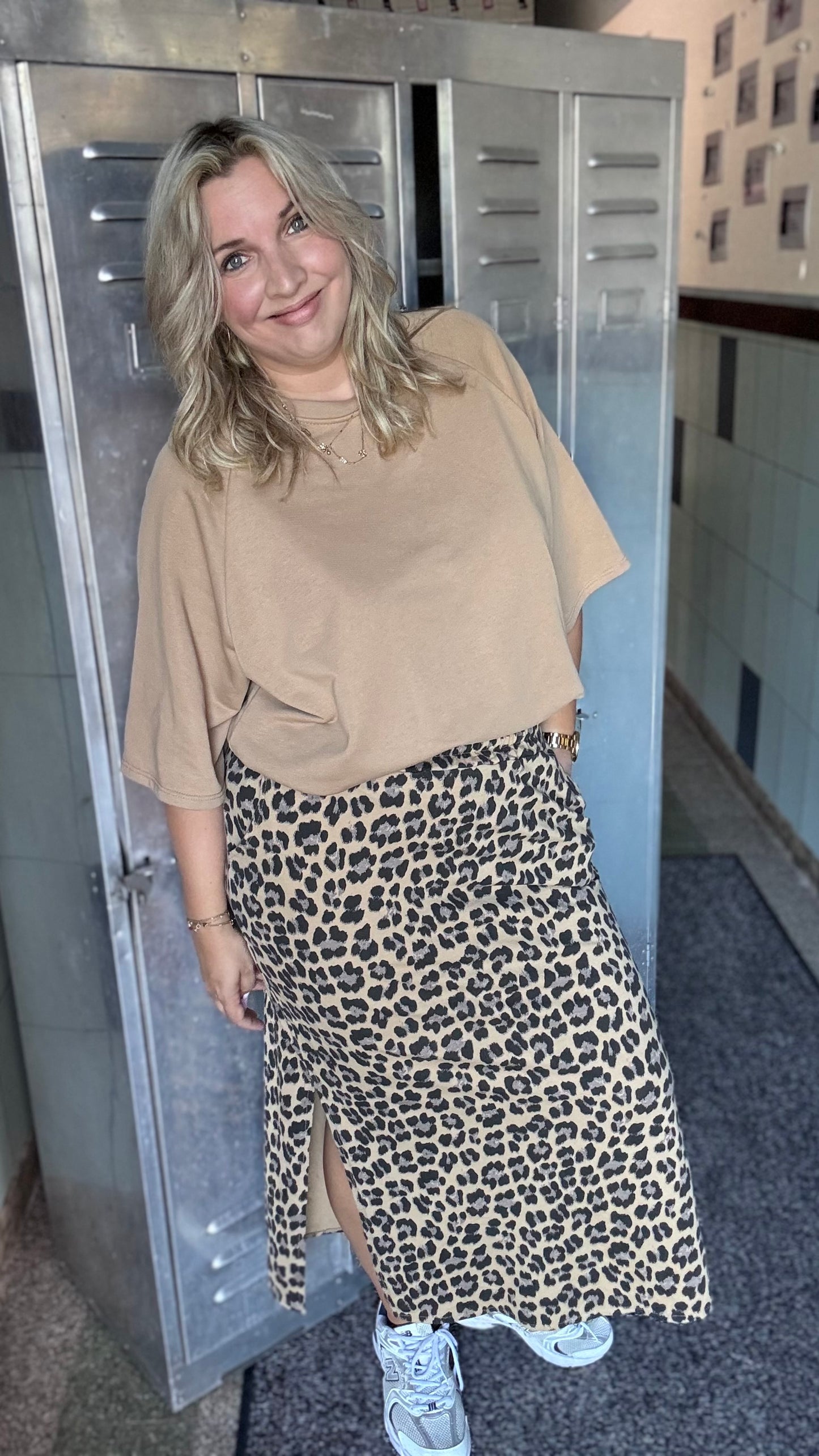 Leo rok - Brown