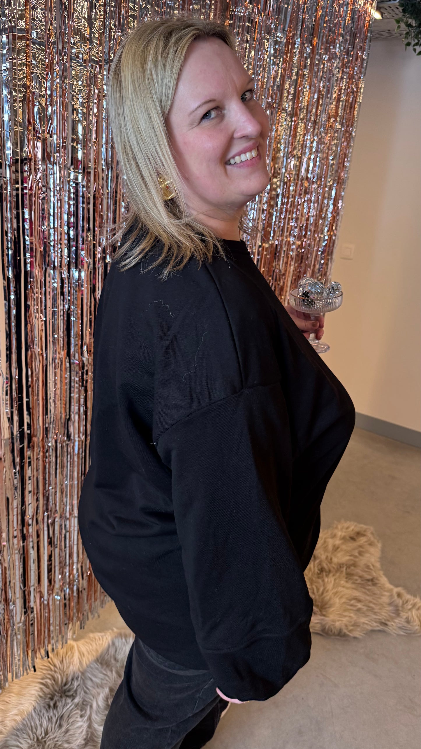 Relaxed curve sweater - Zwart