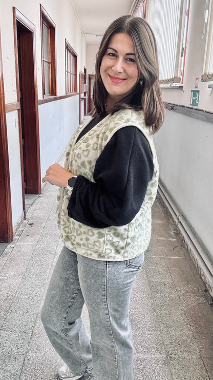 Cute heart gilet