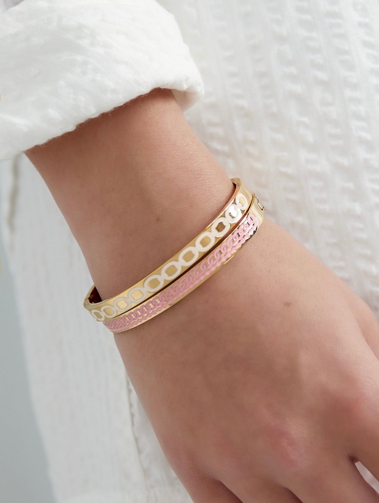 Bangle bracelet