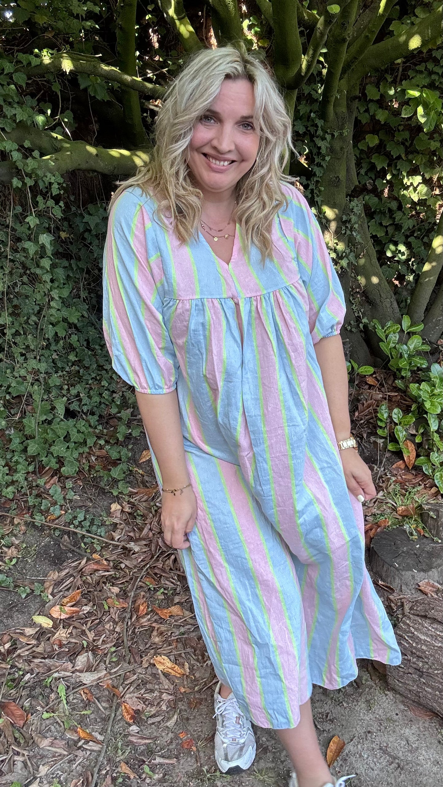 Neon stripes dress - pastel blauw/roze