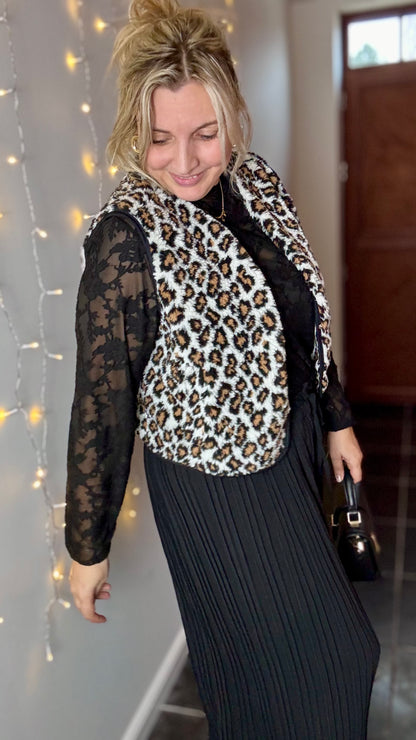 Camilla leopard gilet
