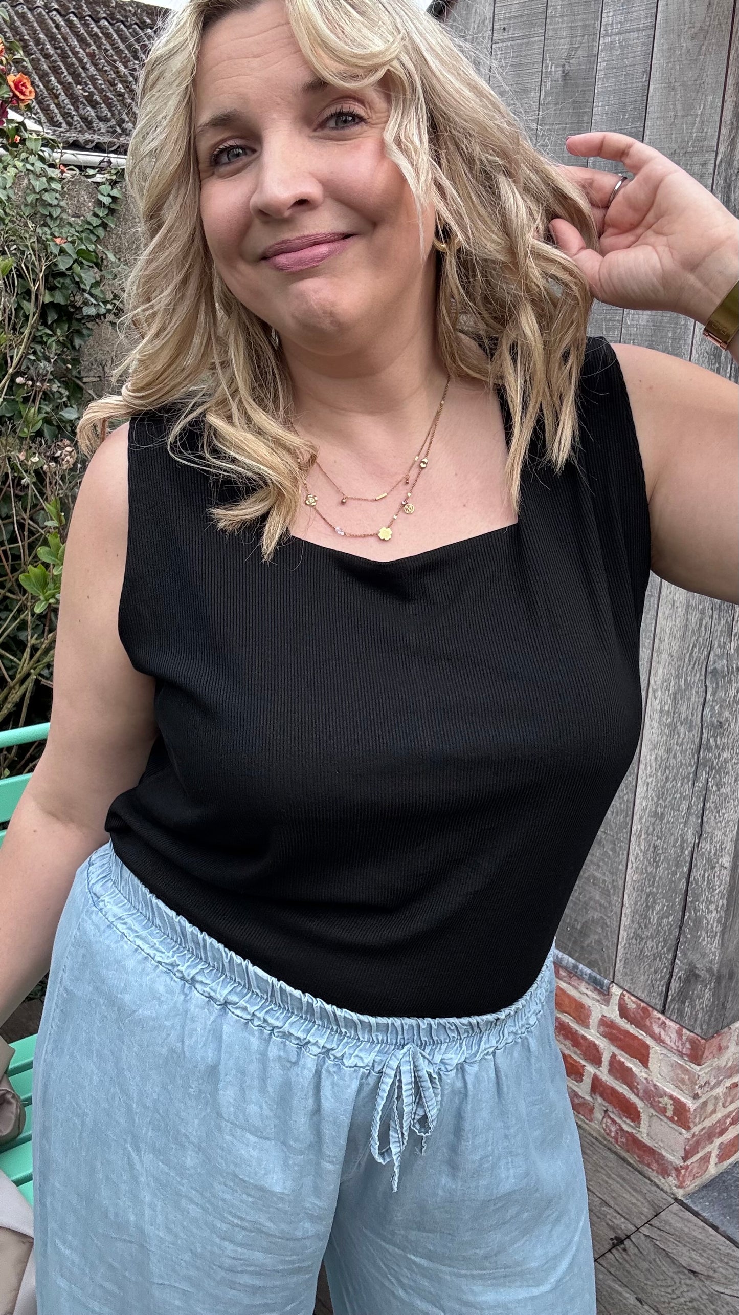 Kaith top Curve - Zwart
