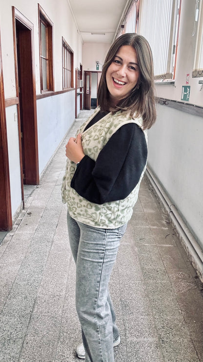 Cute heart gilet