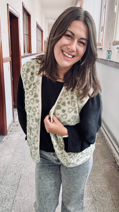 Cute heart gilet