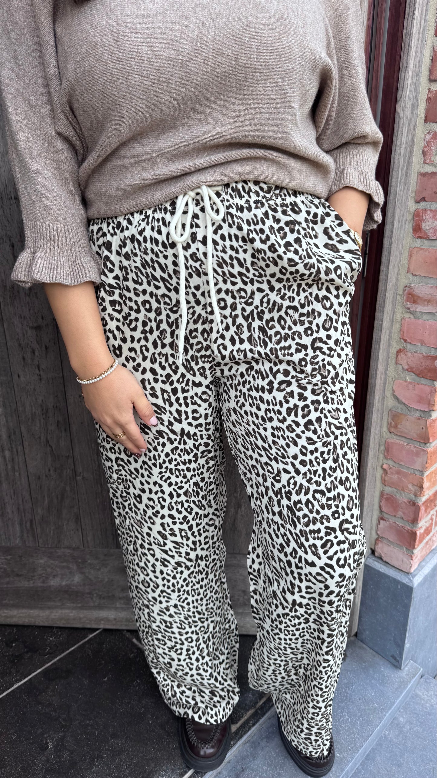 Leopard chill broek