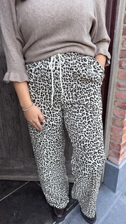 Leopard chill broek