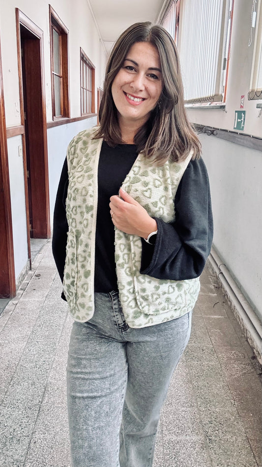 Cute heart gilet