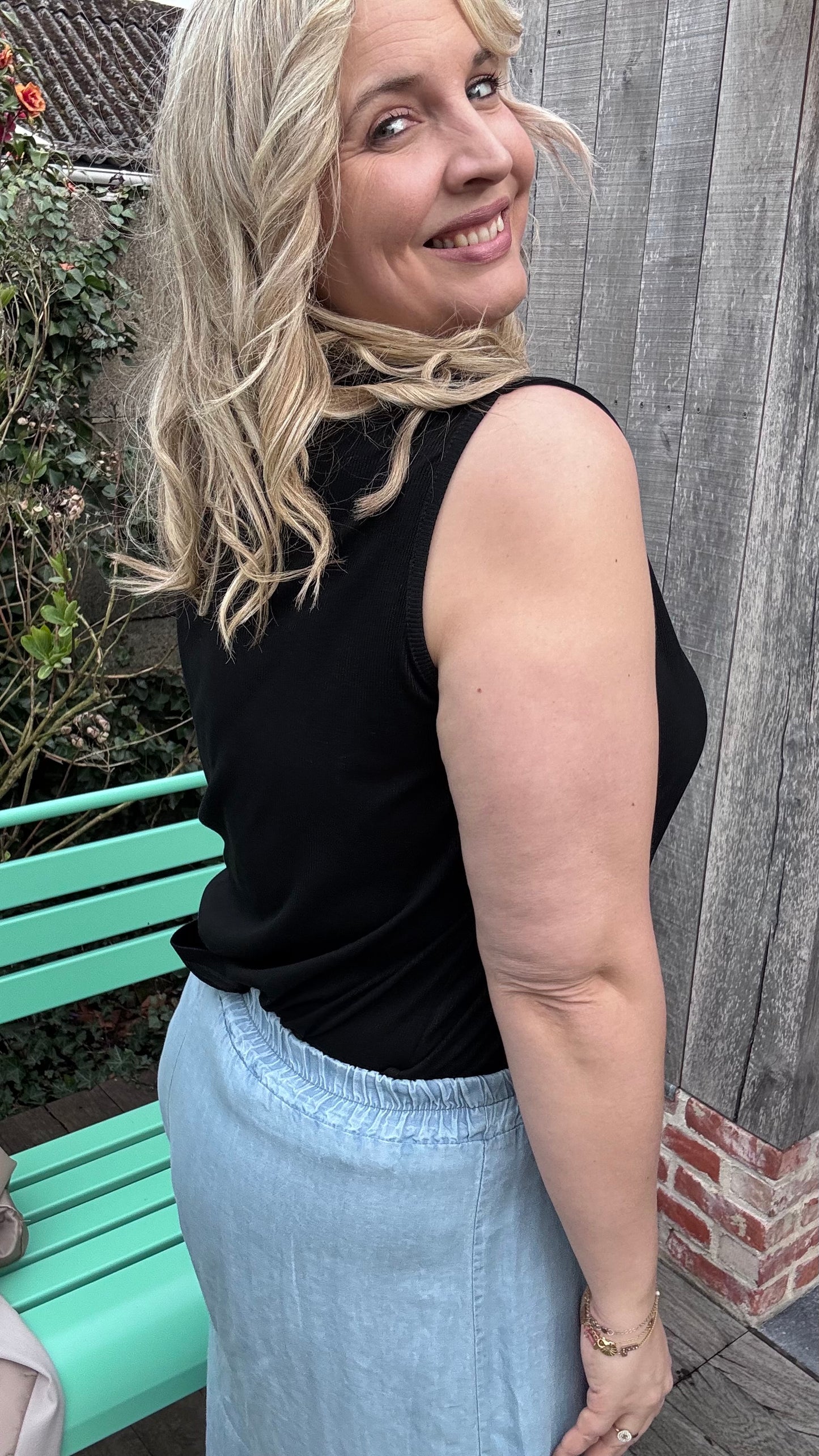 Kaith top Curve - Zwart