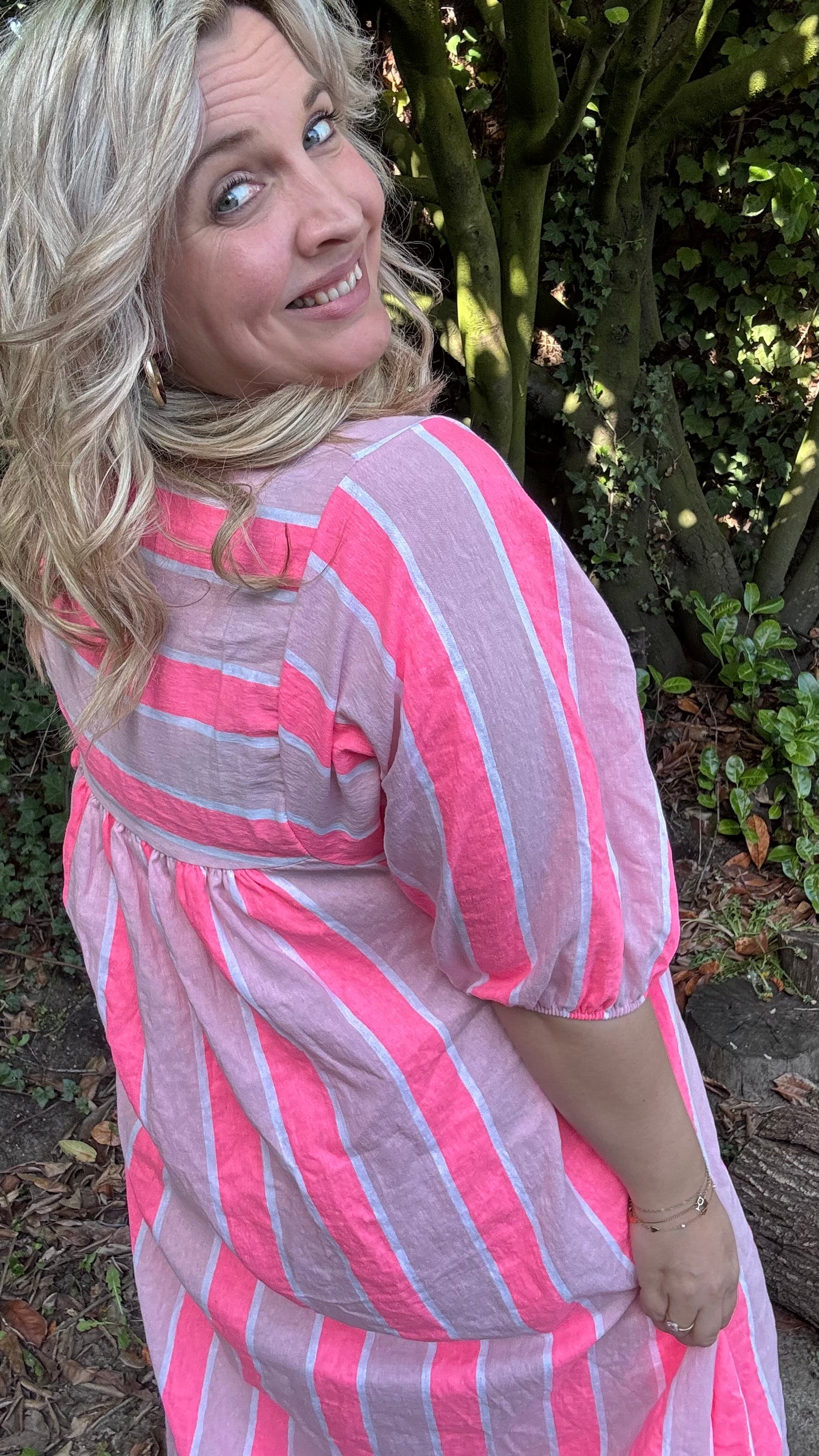 Neon stripes dress - fuchsia
