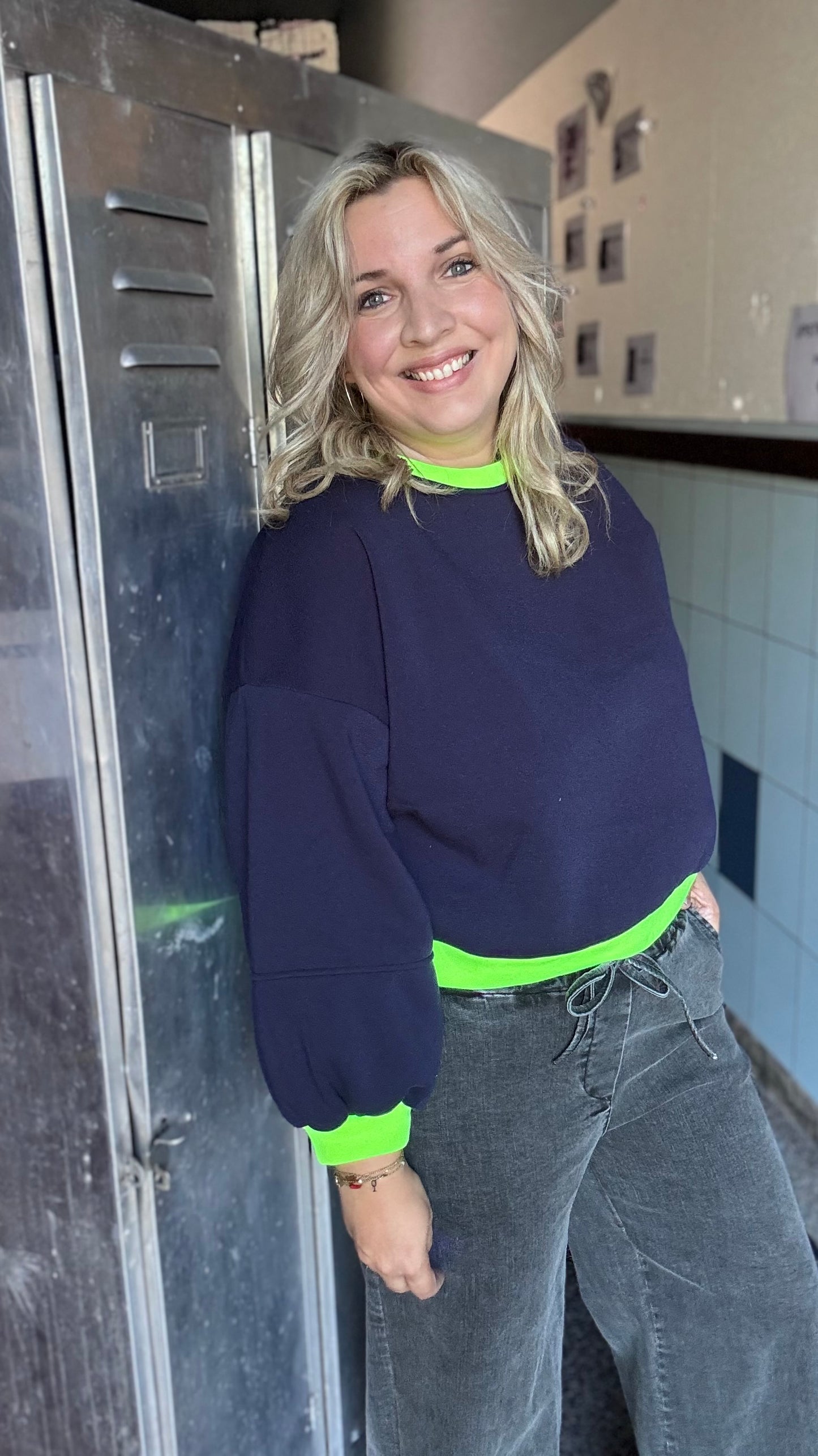 Leyla sweater - Navy/neon