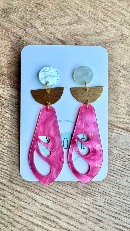 Zelfgemaakte oorbellen roze