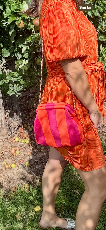 Gestreepte clutch oranje