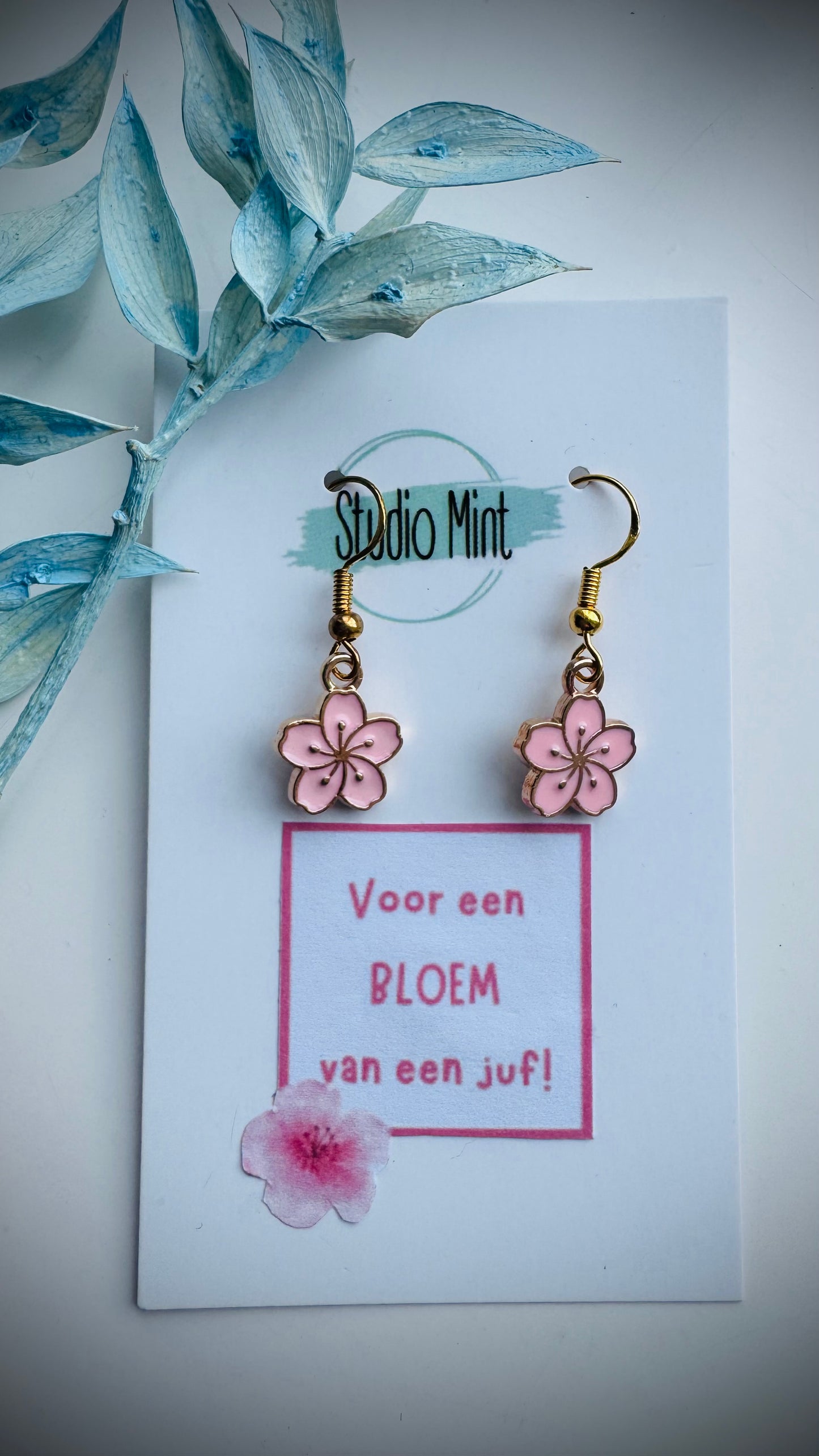 “Bloem van een juf” oorbellen