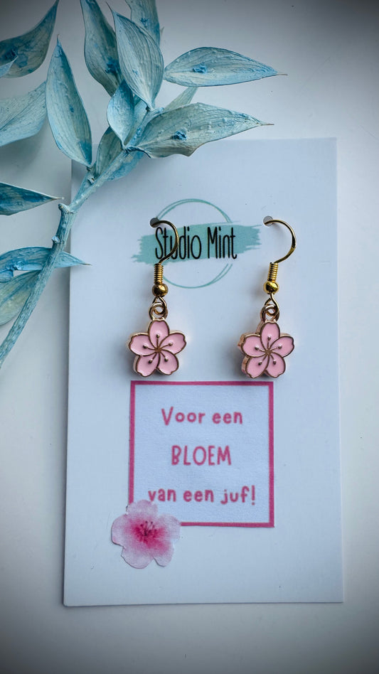 “Bloem van een juf” oorbellen