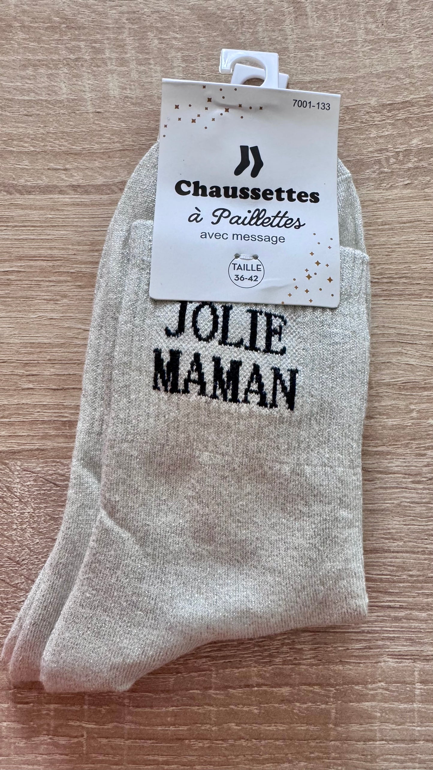 Quote sokken: Jolie maman (Beige - letters zwart)