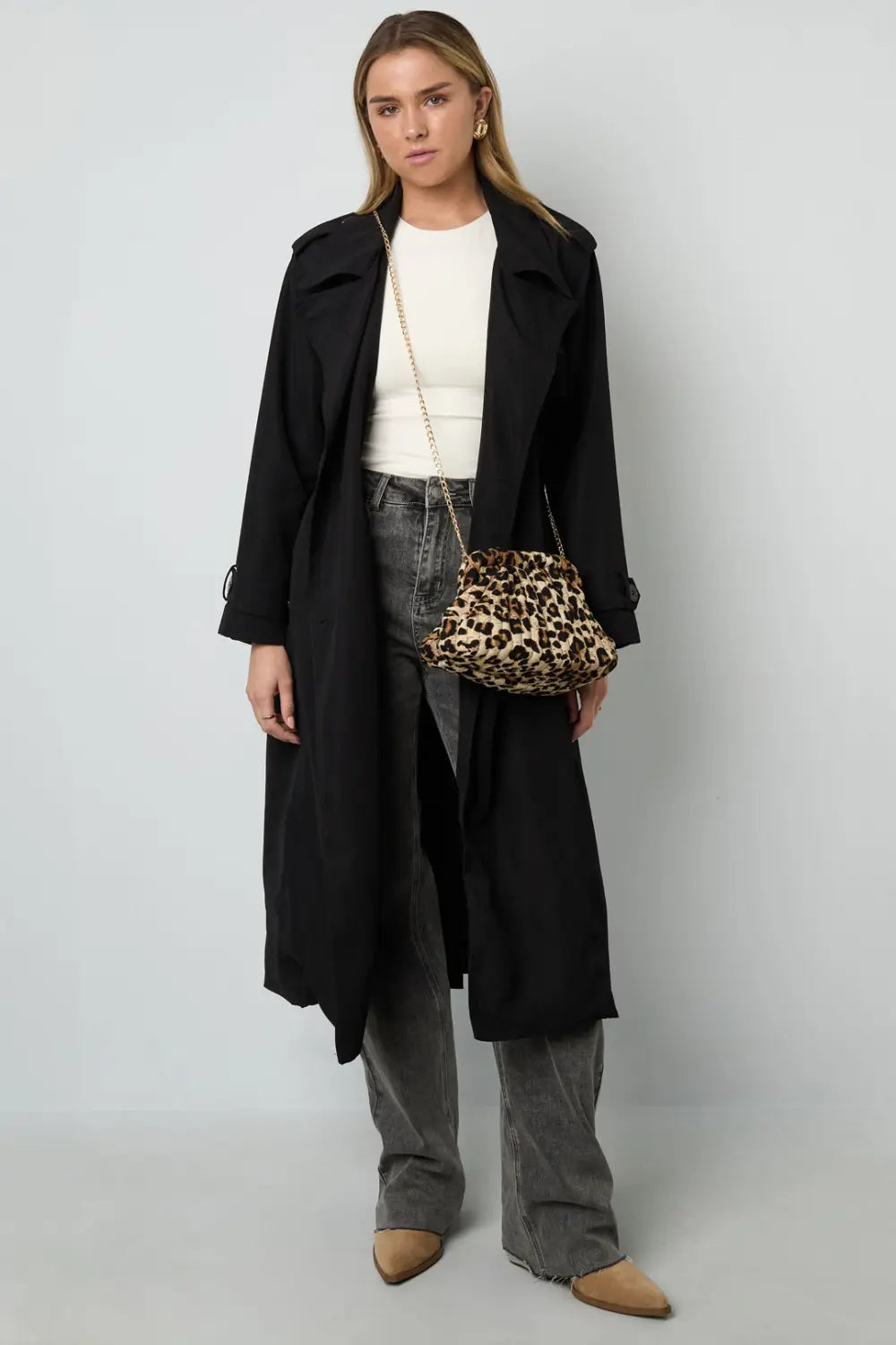 Leopard clutch